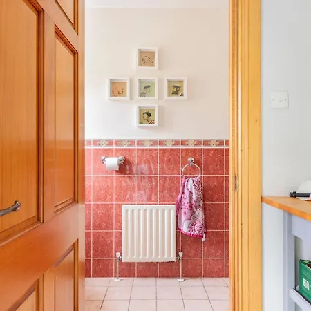 Large Galway On Edge Of With Superb Garden * Castlegar