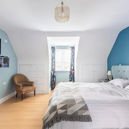 Large Galway On Edge Of With Superb Garden * Castlegar