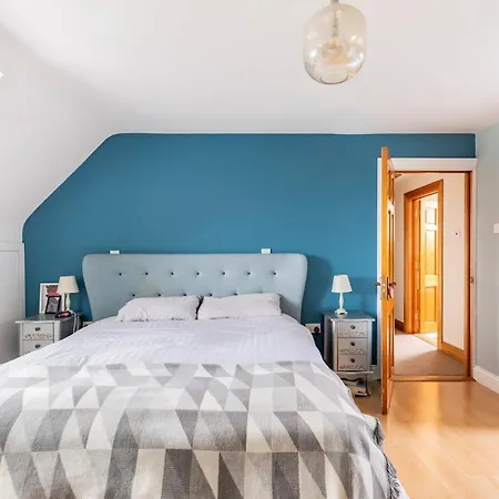 Large Galway On Edge Of With Superb Garden Villa *