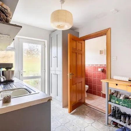 Large Galway On Edge Of With Superb Garden Villa *