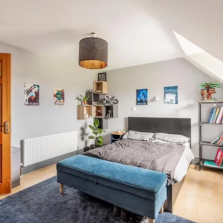 Large Galway On Edge Of With Superb Garden * Castlegar