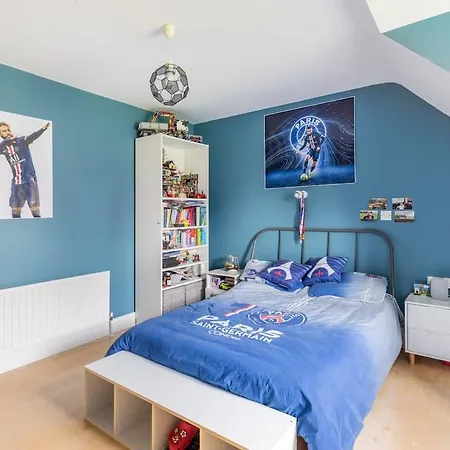 Large Galway On Edge Of With Superb Garden Villa *