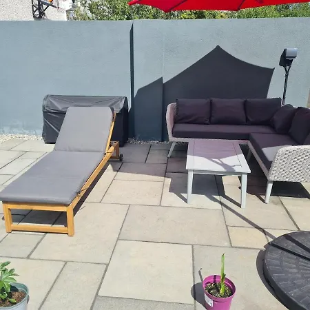 Large Galway On Edge Of With Superb Garden *