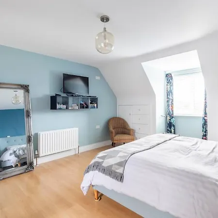 Villa Large Galway On Edge Of With Superb Garden *