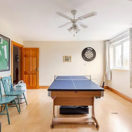 Large Galway On Edge Of With Superb Garden *