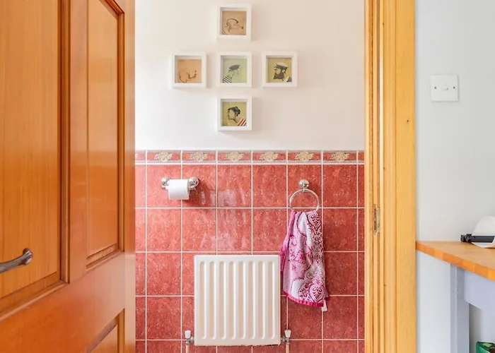 Large Galway On Edge Of With Superb Garden * Castlegar