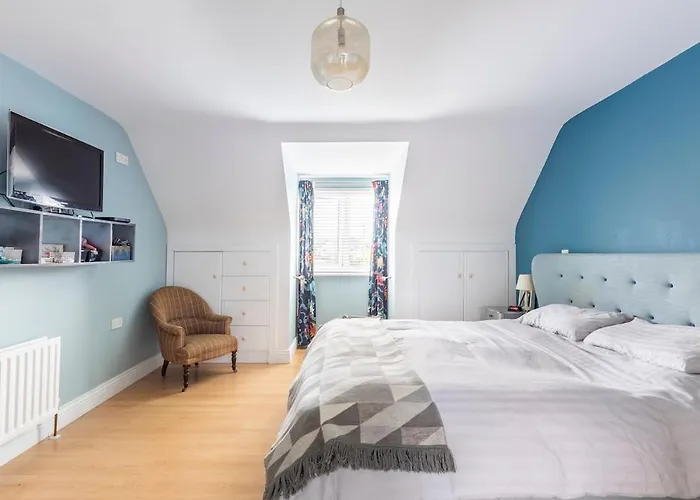 Large Galway On Edge Of With Superb Garden * Castlegar