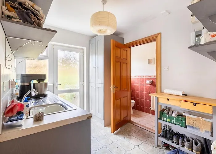 Large Galway On Edge Of With Superb Garden Villa *