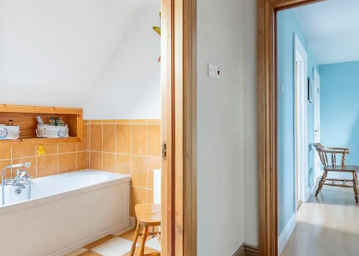 Large Galway On Edge Of With Superb Garden فيلة Castlegar