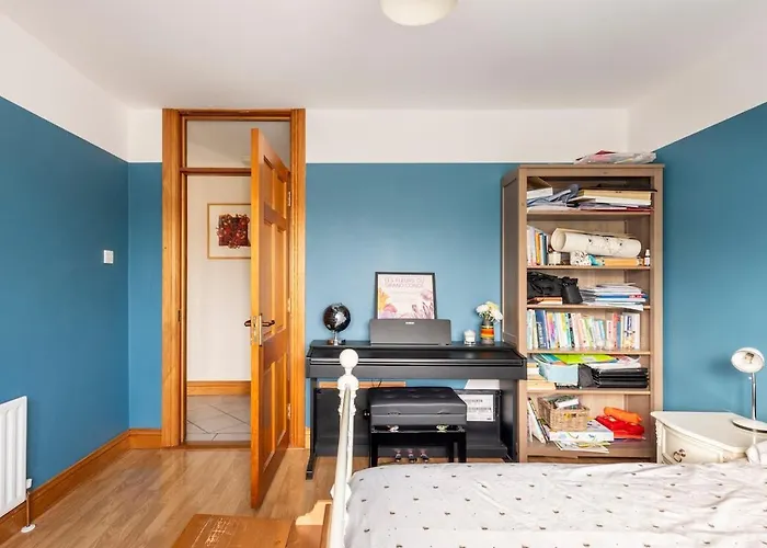 Villa Large Galway On Edge Of With Superb Garden *