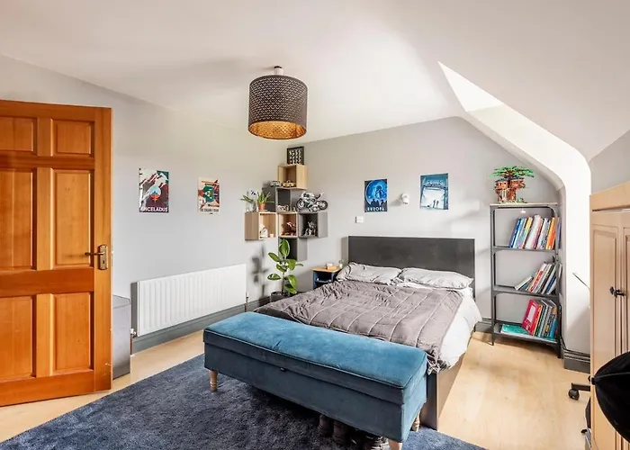 Large Galway On Edge Of With Superb Garden * Castlegar