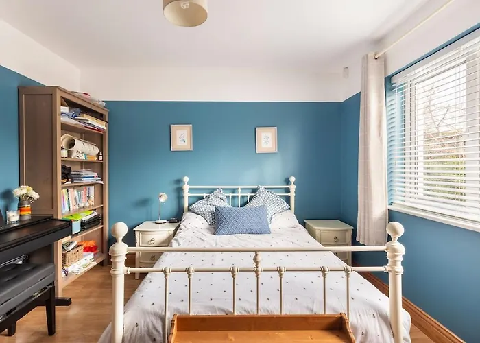 Large Galway On Edge Of With Superb Garden Villa *