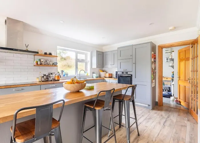 Villa Large Galway On Edge Of With Superb Garden *